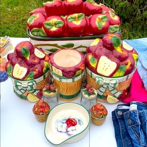 8 piece Apple Kitchen Set